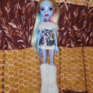 Monster High Abbey Bominable Wave One Doll